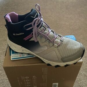 Columbia Women's Peakfreak Hera Mid OutDry Hiking Shoe Waterproof size 9